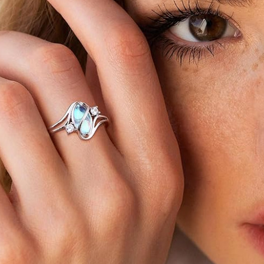 ✨💍60 % RABATT 🔥 Geometrischer ovaler Mondsteinring mit Zirkonia-Akzenten – Mystisch, funkelnd und zeitlos elegant! 🌙✨