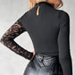 🔈🔈NEU EINGETROFFEN 60% RABATT🌸 Damen-Top mit asymmetrischem Cut-out und Spitzenärmeln👚