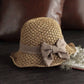 Strohhut im französischen Stil 👒 — Atmungsaktives Flechtdesign, breite, gewellte Krempe, Sonnenschutz & gesichtsschmeichelnde Wirkung. Verstellbare Passform (weht nicht weg!), faltbar & platzsparend verstaubar 🌊