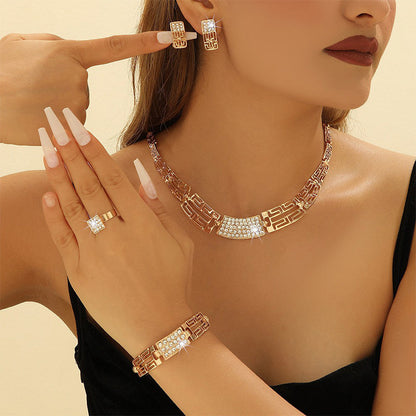 💎50% RABATT! 📿 Elegantes 4-teiliges Strass-Schmuckset, glänzendes Design 💛